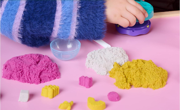 Spin Master Kinetic sand smoothie mixer