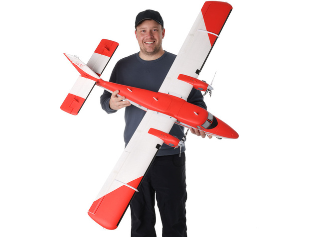 E-flite DHC-6 Twin Otter 1.4m AS3X+ SAFE Select BNF Basic, plaváky