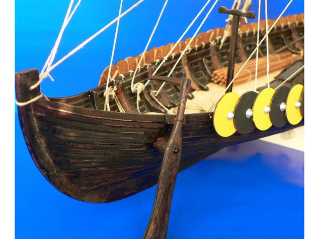 Dušok Vikingská loď Gokstad 1:35 kit