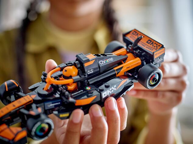 LEGO® Speed Champions 77251 Pretekárske auto McLaren F1® Team MCL38