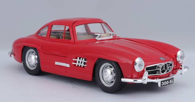 Bburago 1:24 Mercedes Benz 300SL Rot
