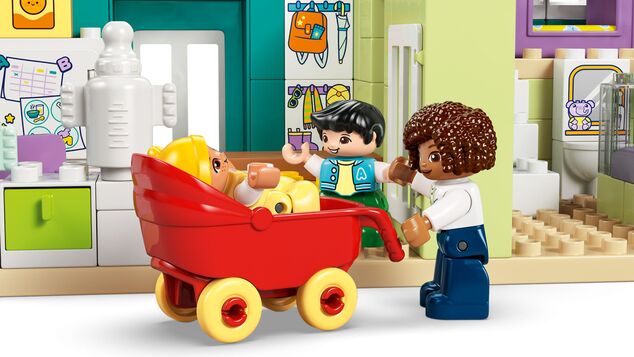 LEGO® DUPLO® 10470 Moderný rodinný dom 3 v 1 s figúrkami