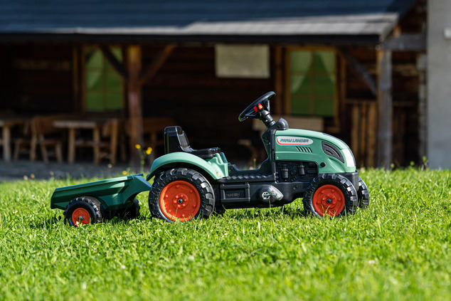 Falk šliapací traktor FARM LANDER 2054L s prívesom - zelený