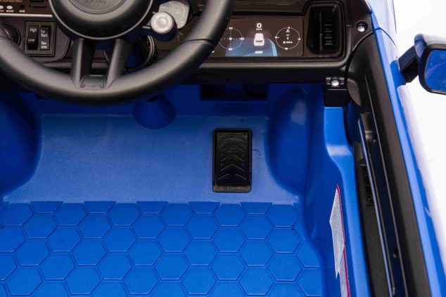 Elektrické autíčko Porsche Cayenne 12V s pohonom zadných kolies a licenciou (Jednomiestne)