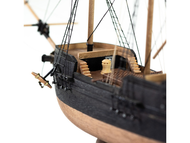 AMATI Pirátska loď 1:135 First step kit