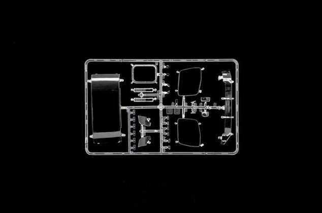 Model Kit truck 3968 - Mercedes-Benz Actros MP4 Space Grand Prix Edition (1:24)