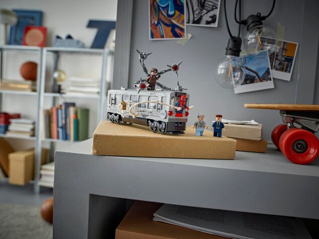 LEGO® Super Heroes 76321 Spider-Man vs. Doc Ock: U-Bahn-Szene