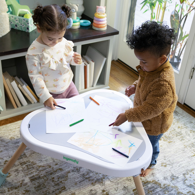 INGENUITY Centre d'activités avec sauteur et table 3 en 1 PlayStage™, 6m+