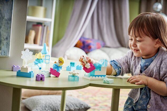 LEGO® DUPLO® Disney 10462 Ľadové kráľovstvo: Kreatívna krabička s Elsou a Olafom