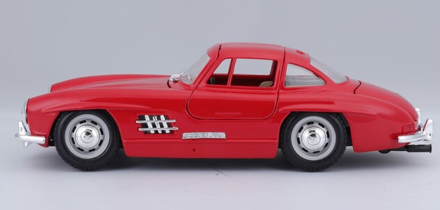 Bburago 1:24 Mercedes Benz 300SL Rot