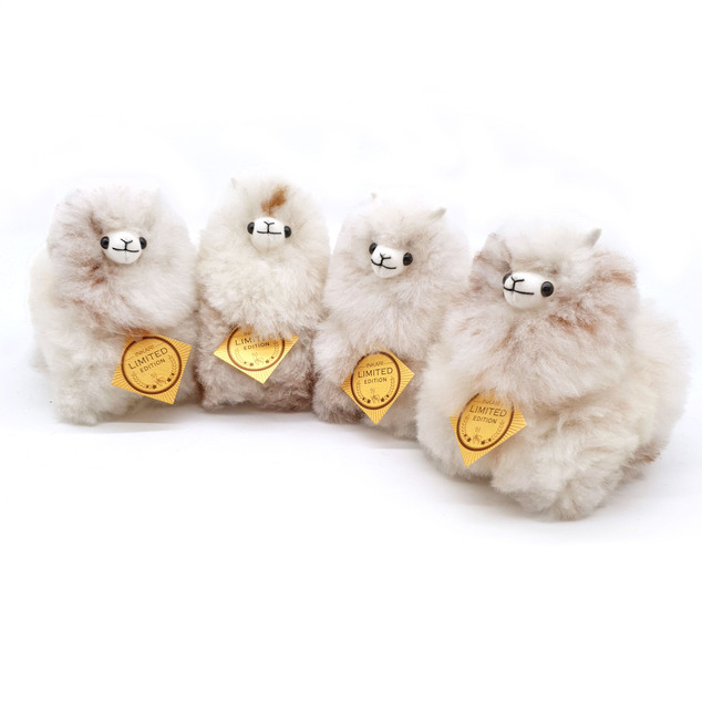 INKARI Plüschspielzeug Alpaka Mini Limited Edition Schneeleopard 15cm