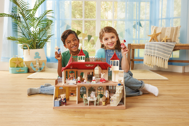 Sylvanian Families Villa mit rotem Dach am Fluss