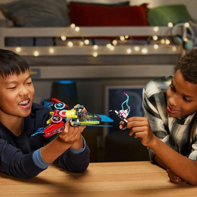 LEGO® DREAMZzz™ 71489 Coopers Flugzeug in Form eines Gamecontrollers