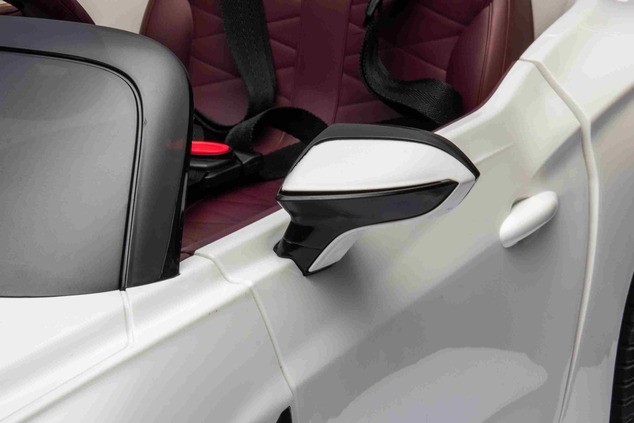 Elektrické autíčko Bentley Bacalar 12V, biele, Dvere otvárajúce sa nahor, 2.4 GHz diaľkové