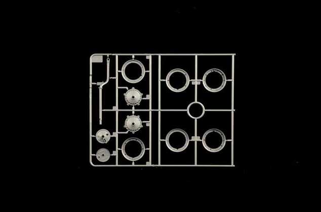 Model Kit motorno kolo 4645 - Vespa PX 125/150 1978 (1:9)