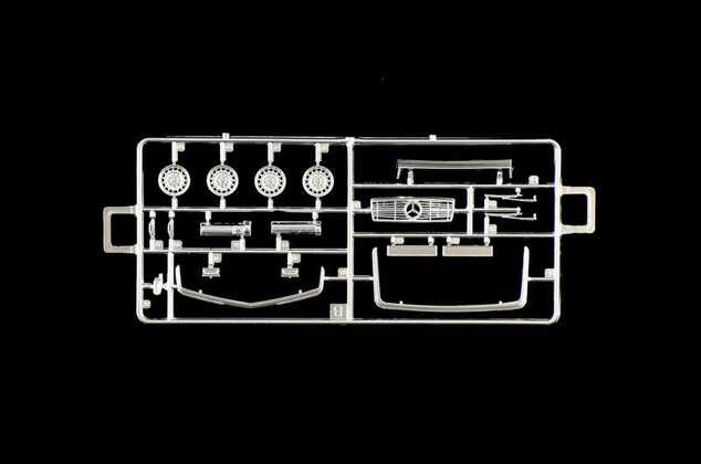 Model Kit auto 3633 - Mercedes 500 SLC (1:24)