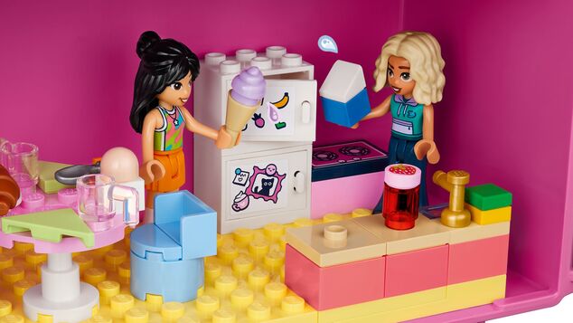 LEGO® Friends 42697 Kreatívny kufrík s domčekom pre bábiky