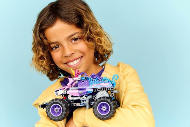 LEGO® Technic 42220 Monster Jam™ Sparkle Smash™ mit Rückziehmotor