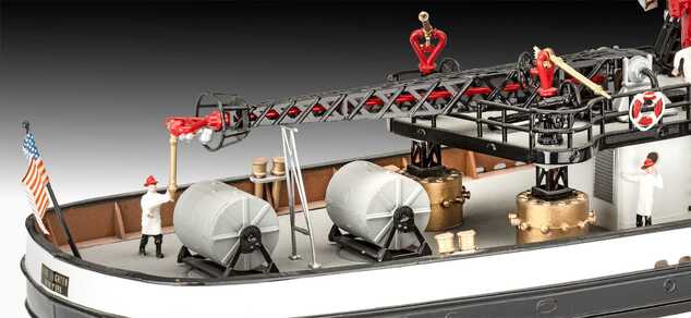 Plastic ModelKit navă 05197 - The Firefighter (1:87)