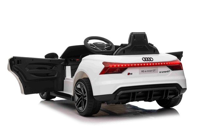 Elektrické autíčko Audi RS E-tron GT 12V, biele, široké jednomiestne sedadlo, 2,4 GHz diaľ