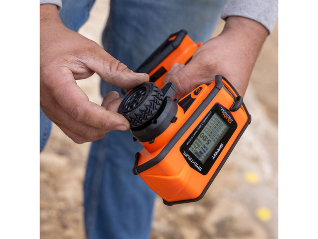Spektrum DX Rugged+ 12CH DSMR+ oranžový