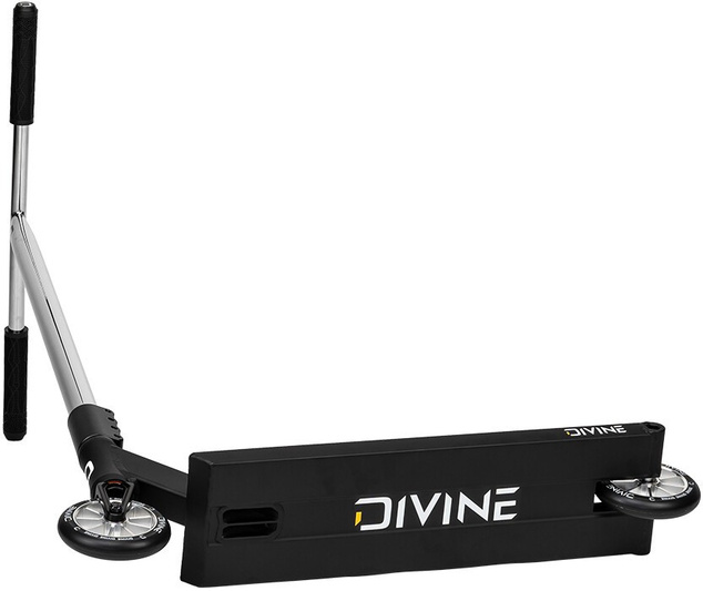 Kolobežka street Divine Nyx L strieborná