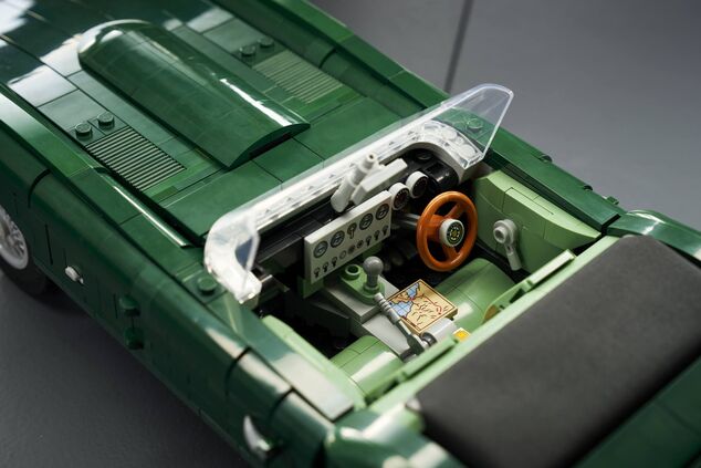 LEGO® Icons 11381 Jaguar E-Type
