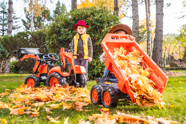 Falk šliapací traktor 2090W Kubota s prednou a zadnou lyžicou a prívesom