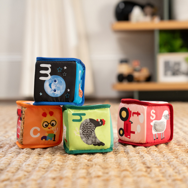 BABY EINSTEIN Textil játék kockák ábécé Alpha Stacks™ 4db, 3hó+