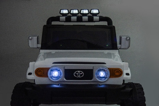 Elektrické autíčko Toyota FJ Cruiser XXL s pohonom 4x4, licencované (Dvojmiestne), biele,