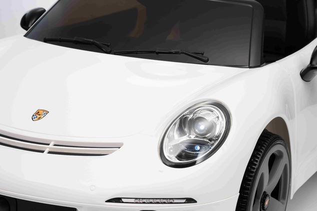 Elektrické autíčko RUF GT 12V, biele, Otváracie dvere, 2.4 GHz diaľkové ovládanie, LED sve