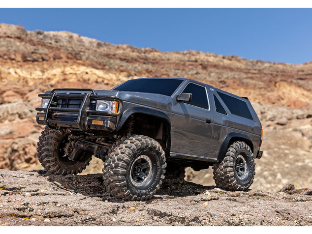 Traxxas TRX-4 Nissan Pathfinder 1988 1:10 RTR strieborný