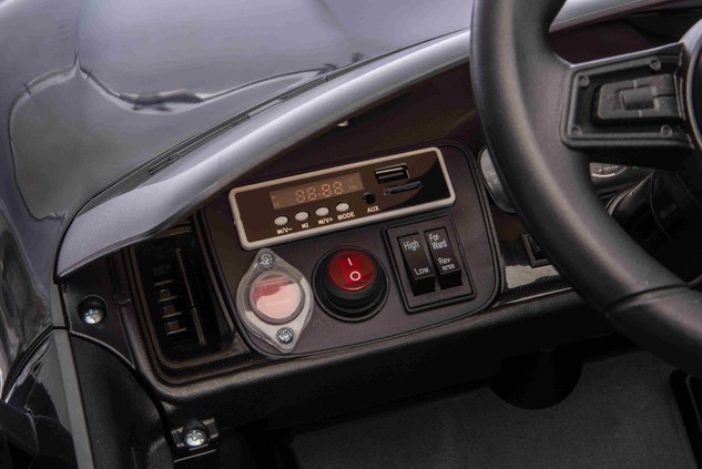 Elektrické autíčko Porsche Cayenne 12V s pohonom zadných kolies a licenciou (Jednomiestne)