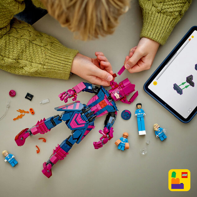 LEGO® Marvel 76316 Fantastická štvorka vs. zostaviteľná figúrka Galactusa