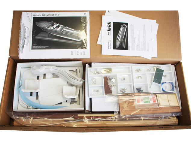 AMATI Aquarama taliansky športový čln 1:10 kit