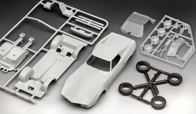 Kit de démarrage auto 77684 - Corvette C3 (1:32)