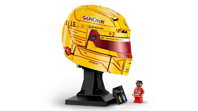 LEGO® Editions 43022 Prilba Lewis Hamilton zo Scuderia Ferrari HP
