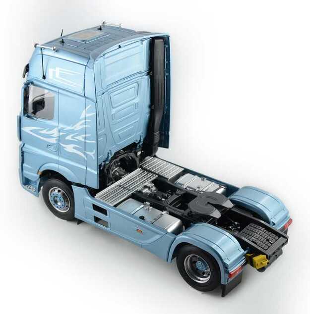 Model Kit tovornjak 3905 - Mercedes Benz Actros MP4 Gigaspace (1:24)