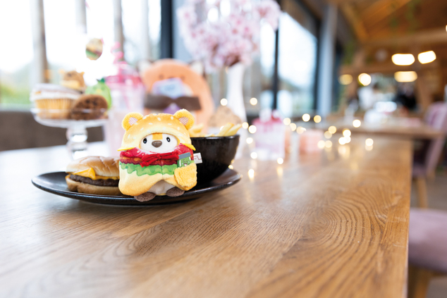 NICI plyš MyMochi Tiger Tiggy 8cm v kostýme hamburger a uhorka, set darčekové balenie