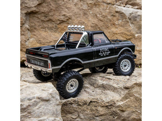 Axial SCX24 Chevrolet C10 1967 1:24 4WD RTR čierny