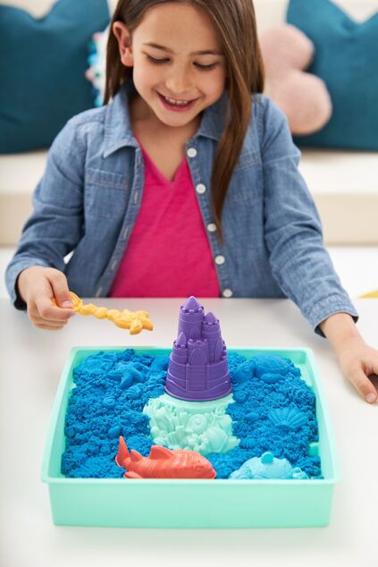 Kinetic sand krabica tekutého piesku s podložkou modrá
