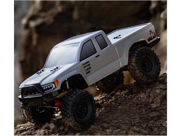 Axial SCX10 III Base Camp 4WD 1:10 RTR sivý