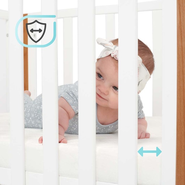 KINDERKRAFT SELECT Lesena posteljica Koya s funkcijo ograje, vključno z vzmetnico White, Premiu