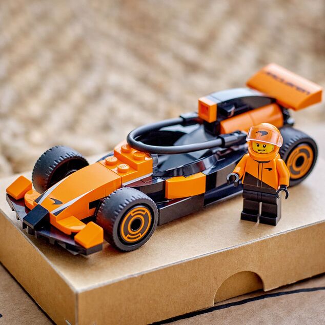 LEGO® City 60442 Jazdec F1® s pretekárskym autom McLaren