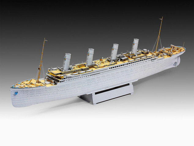 Plastic ModelKit ladja 05243 - Titanic (Platinum Edition) (1:400)