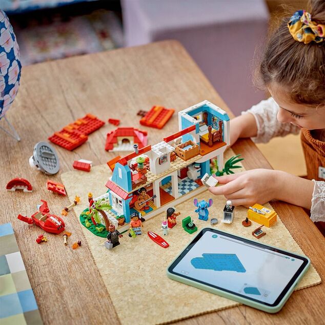 LEGO® Disney 43268 Lilo a Stitch a domček na pláži