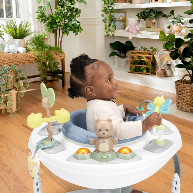 INGENUITY Jouet actif sauteur avec table 2-en-1 Bounce to Bloom™ Chambray