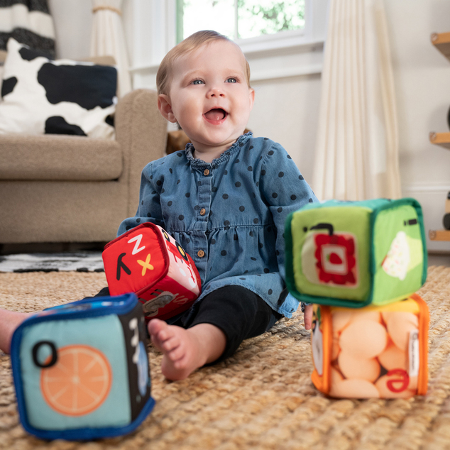 BABY EINSTEIN Textil játék kockák ábécé Alpha Stacks™ 4db, 3hó+