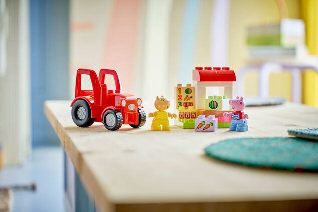LEGO® DUPLO® Prasiatko Peppa 10468 Traktor a trh