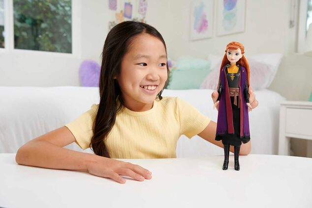 Mattel Disney 25HLW46 Papusa Frozen Anna in rochie neagra si portocalie